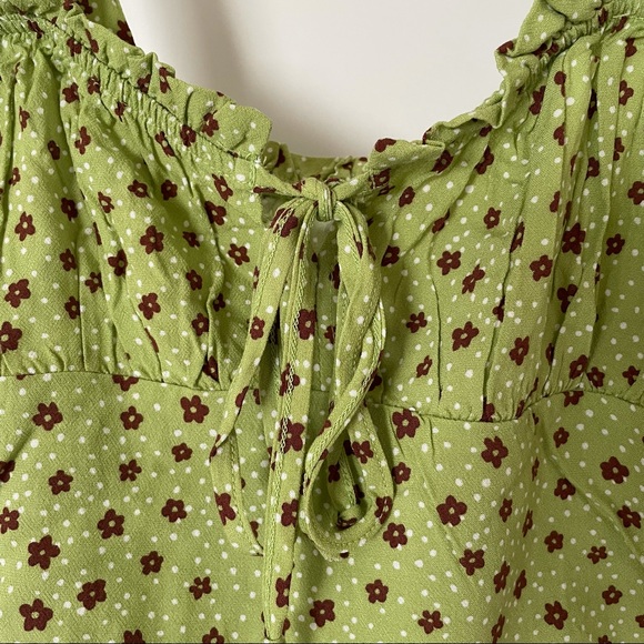 LA Hearts Floral Crop Tank Top - Picture 2 of 3